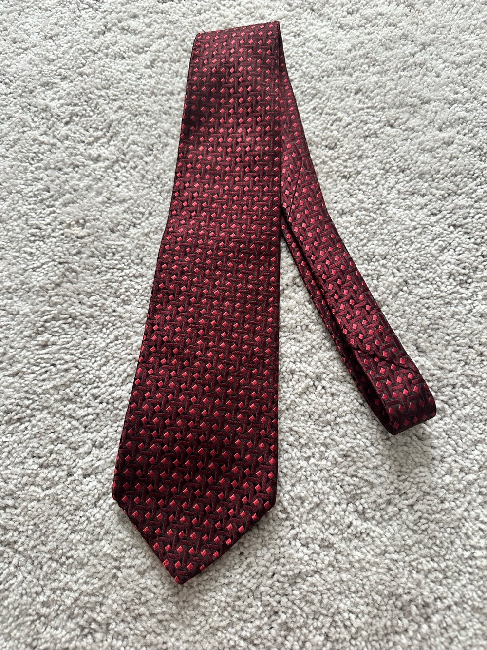 Geoffrey Beene Men's Burgundy and Red Geometric Silk Tie
